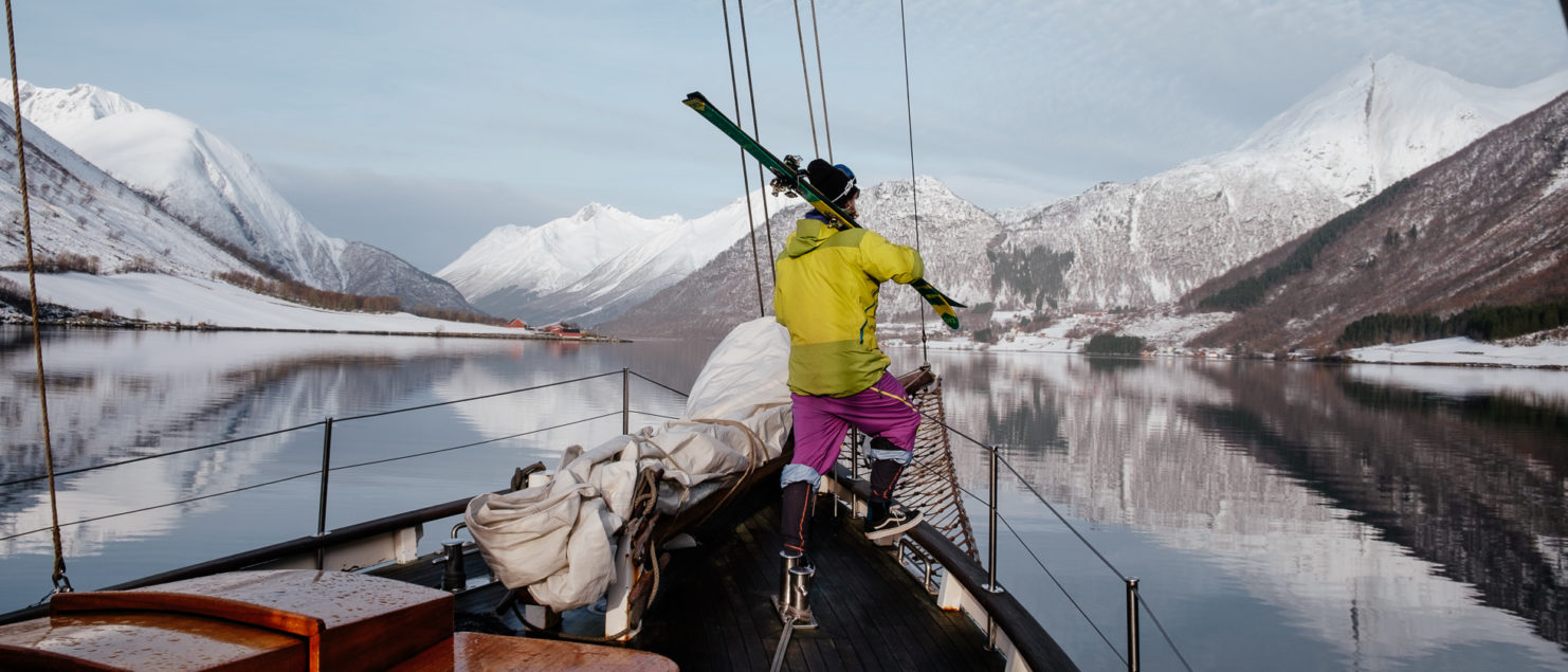 ski and sail fjord norway. Foto: Simon Schöpf