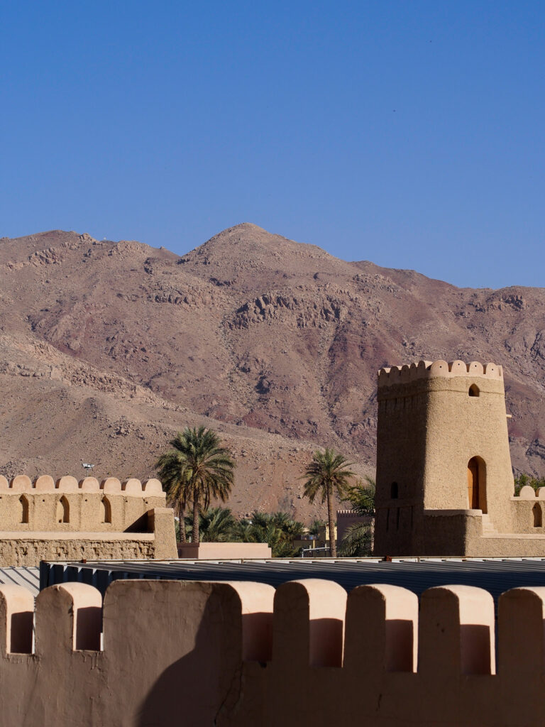Klettern im Oman. Foto: Simon Schöpf