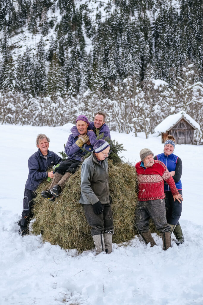 Heuziehen im Valsertal, Tirol. Foto: Simon Schöpf